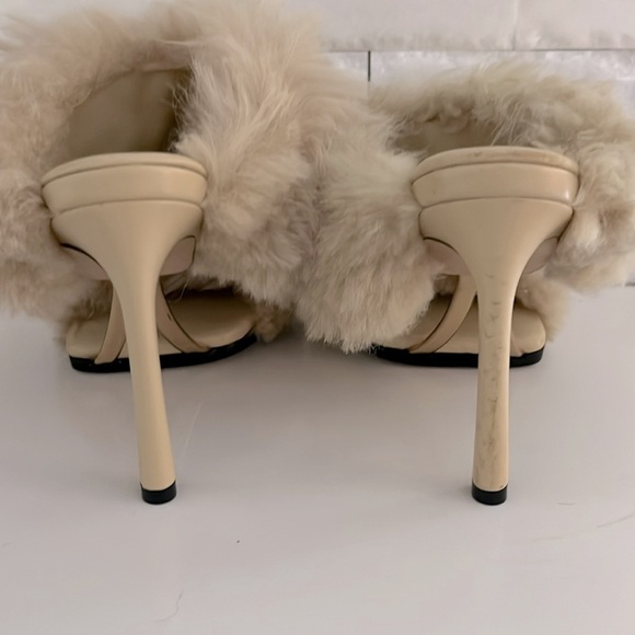 New. BOTTEGA VENETA The Poodle Curve shearling sandals 90mm in Beige EU 36 US 6 - Picture 7 of 10